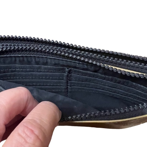 LULULEMON Double Up Wallet Gold (wear on corners) - Picture 7 of 8